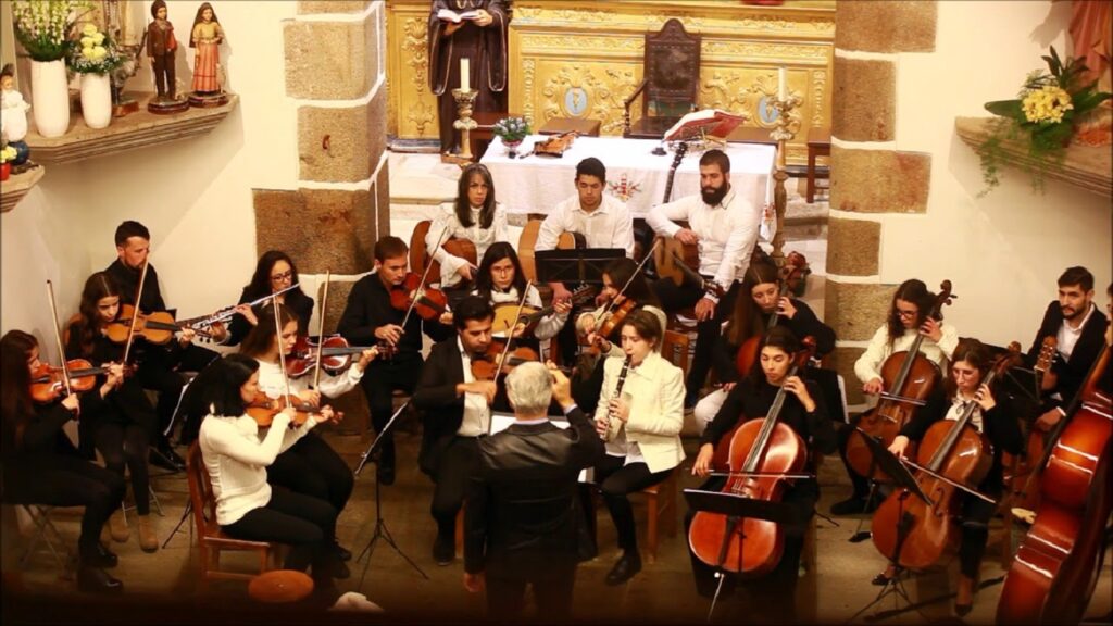 Orquestra De Vitorino Das Donas Atua Em Serdedelo R Dio Geice