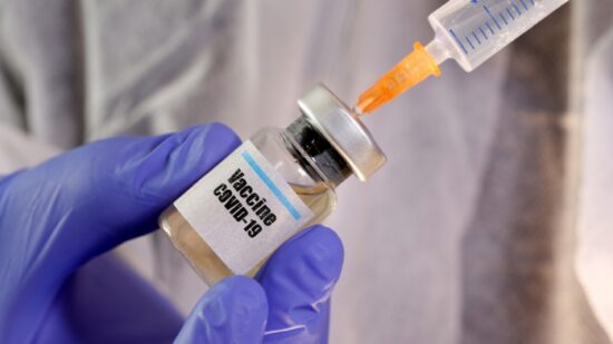 Covid-19: Pessoas infetadas e vacinadas adquirem “super imunidade”