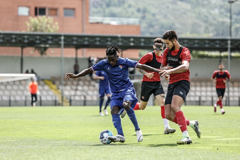 Arcos De Valdevez Estadio Municipal Acolheu Estagio Do Gil Vicente Futebol Clube Radio Geice