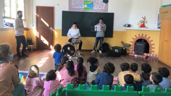 Jovens voluntários estão a desenvolver programa “Música Para os Pequeninos” em Monção