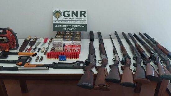 GNR apreendeu em Vila Nova de Cerveira nove armas de fogo em processo de violência doméstica