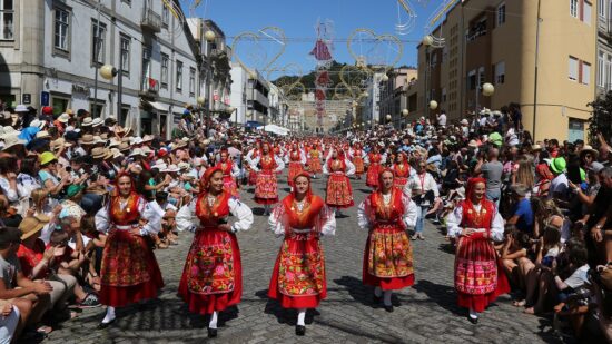 Mais de 700 vianenses desfilam hoje pelas ruas de Viana do Castelo