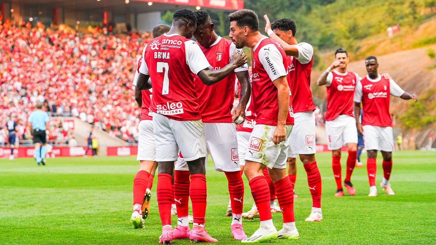 Dolores: Da 'praceta' aos grandes palcos - Sporting Clube de Braga