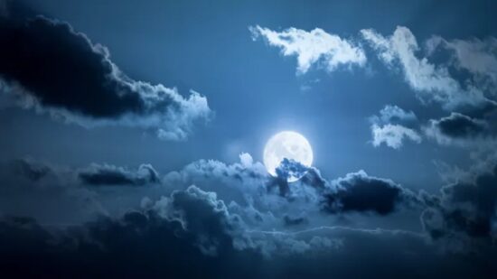 Primeira super-lua de 2026 ocorre este sábado