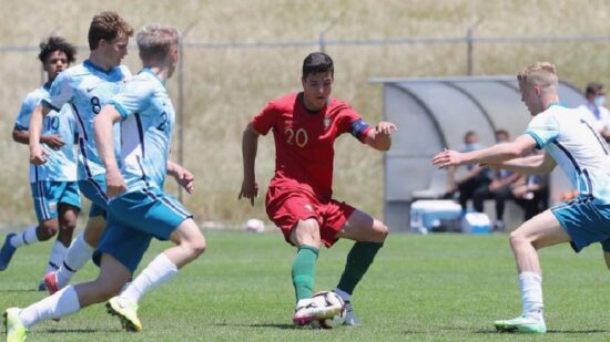 Vianense Martim Neto deixa o Benfica e ruma ao Elche