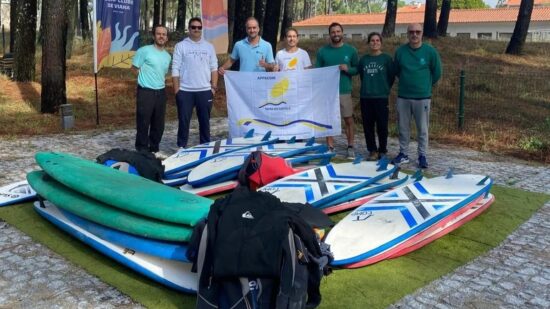 Surf Clube de Viana doa material à APPACDM