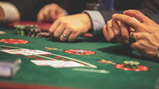 Poker Online: Razões por detrás da sua popularidade e âmbito futuro