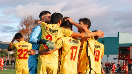 Correlhã vence e mantém perseguição ao líder Monção