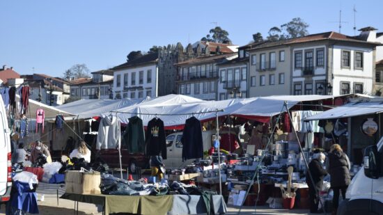 Câmara de Ponte de Lima propõe redução das taxas do terrados das feiras quinzenais em 50%