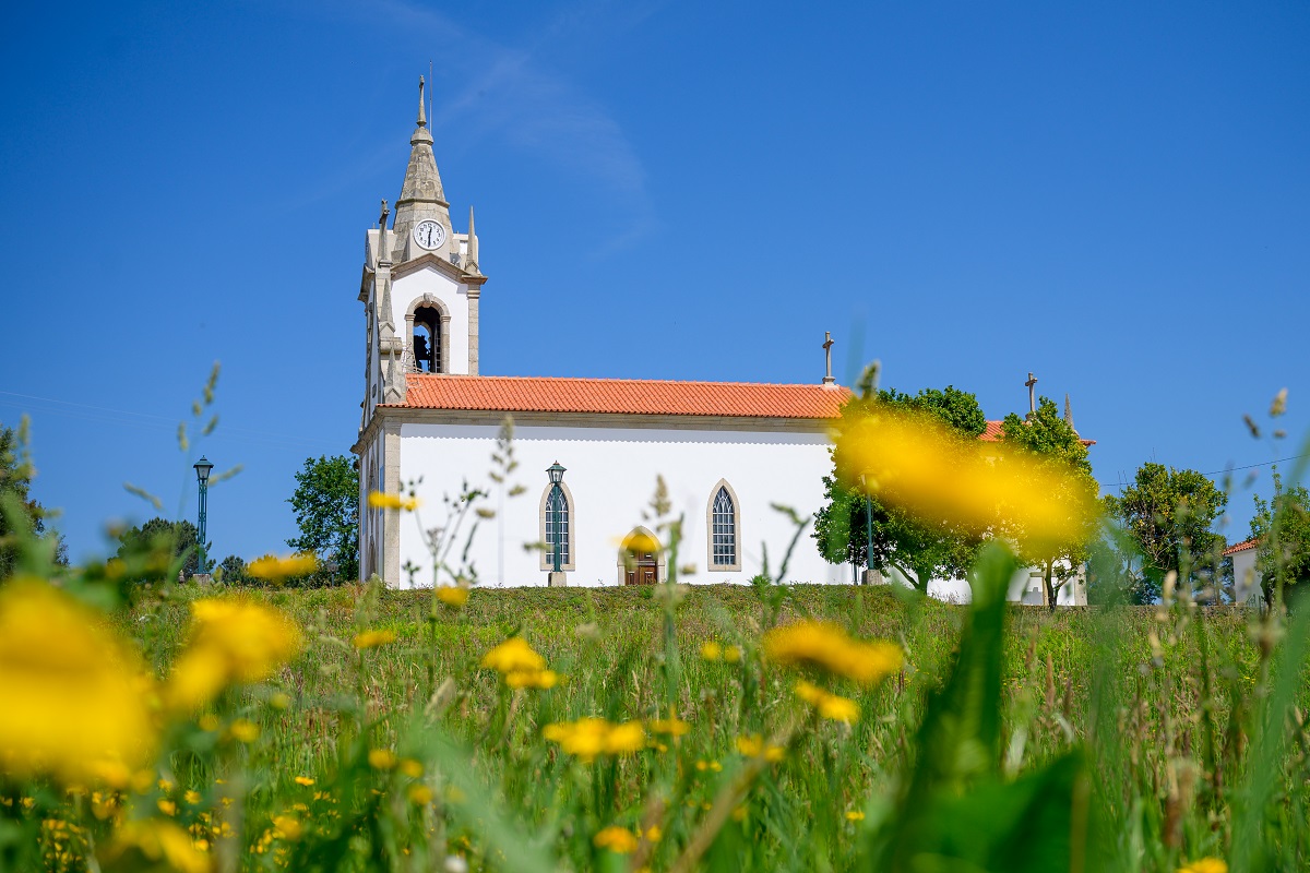 Igreja de Vila Mou