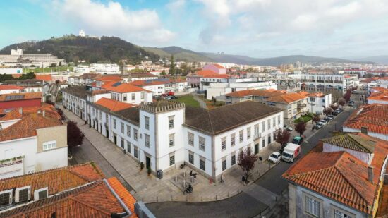 Viana do Castelo aprova geminação com Esteban Echeverría e Ajuntament de Tivenys