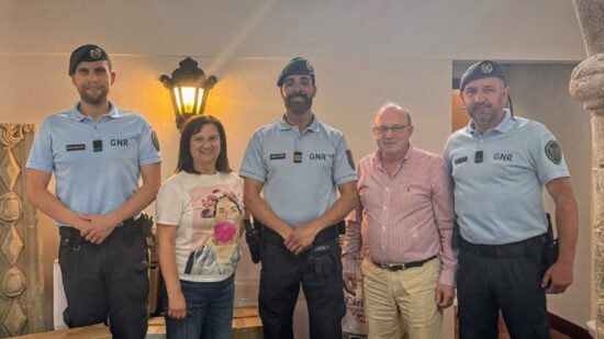 GNR entrega material escolar à Cáritas Diocesana de Viana