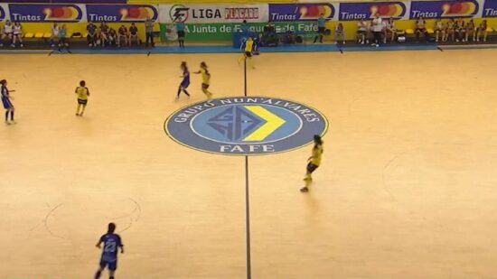 Santa Luzia FC em desvantagem na final de futsal feminino
