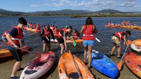 DKC de Viana oferece experiência de canoagem a 40 alunos de erasmus