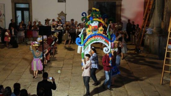 Largo de São Domingos acolhe  “Coroação a S. Pedro e S. Paulo”