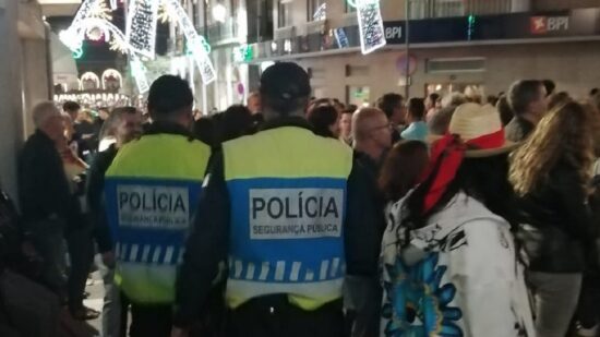 Jovem ameaçou agentes da PSP e acabou detido nas Feiras Novas
