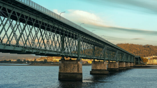 Obras na ponte Eiffel suspensas devido ao mau tempo