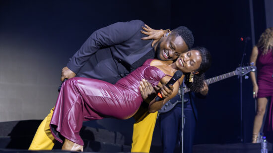 Matias Damásio encanta Viana numa noite mágica e de casa cheia