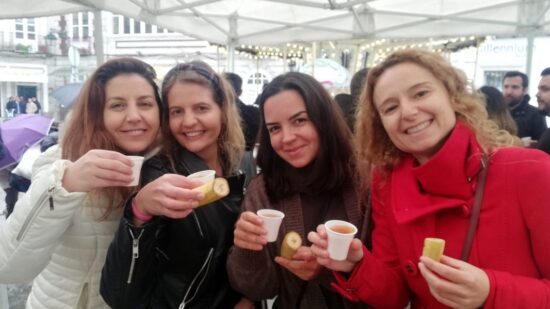 Tradição do “moscatel e banana” regressa ao centro histórico de Viana