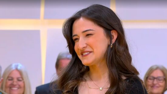 Lara Escoval vence ronda do “Karaoke na Praça” com interpretação de Amália Rodrigues