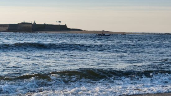 Retomadas buscas por três pescadores em Caminha