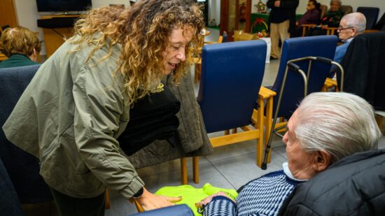 Câmara de Viana entrega mantas aos utentes das 24 IPSS do concelho