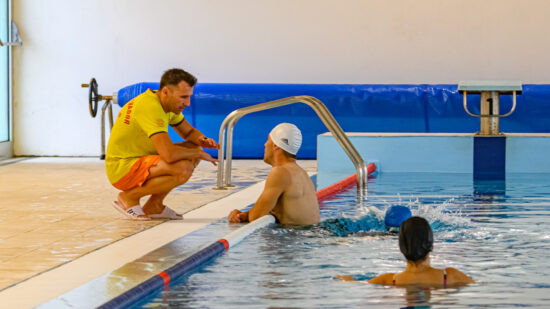 Viana do Castelo convida a “Nadar em Família”