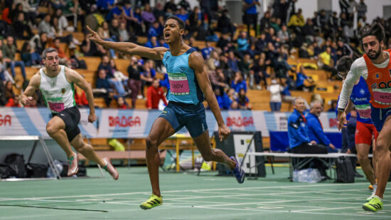 Usumane Djumo conquista 1º lugar nos 60 metros barreiras