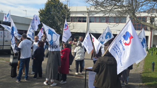 Caravana Nacional de Professores alerta em Viana para falta de docentes