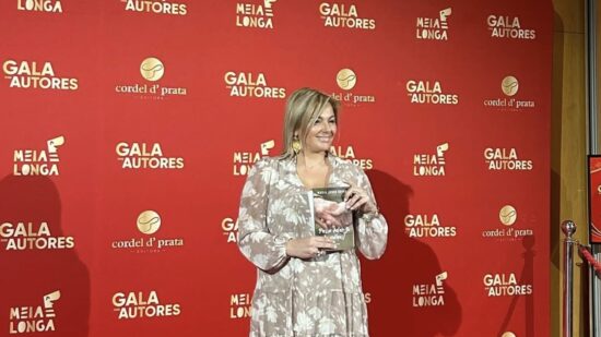 Maria Jesus Névoa distinguida na 8.ª Gala dos Autores Cordel D’Prata