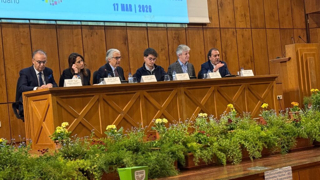 Aguiar Branco na sessão distrital do Parlamento Jovem em Viana