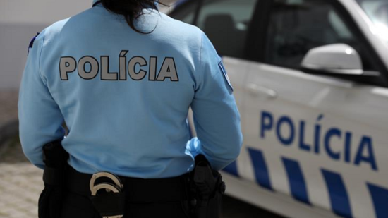 Funcionária de lar de Viana apanhada a furtar peças de ourivesaria