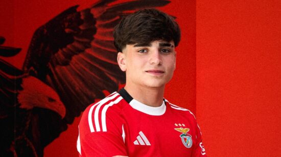 Jovem jogador de Chafé assina contrato profissional com o SL Benfica