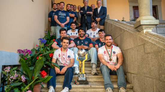 Presidente da Câmara recebeu Voleibol Clube de Viana depois da subida à I Divisão