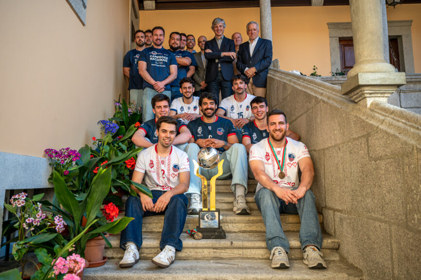 Presidente da Câmara recebeu Voleibol Clube de Viana depois da subida à I Divisão