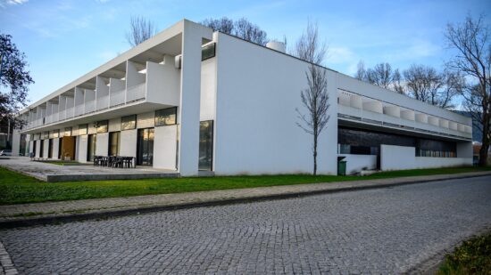 Viana: Câmara firma protocolo com a Movijovem para utilização das unidades de alojamento