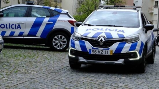 PSP de Viana detém mulher por furto em viatura e homem por agressão e resistência em unidade hospitalar