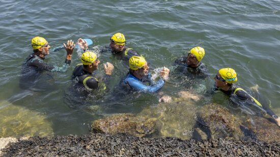 OW Extreme Challenge 2026: seis nadadores concluem inédita travessia entre offshore e costa
