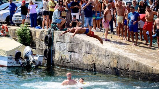Tradicional Mergulho no Cais da Ribeira está de regresso a Viana