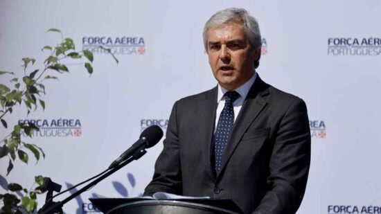 Ministro da Defesa marca presença na cerimónia militar dos 74 anos da Força Aérea em Viana
