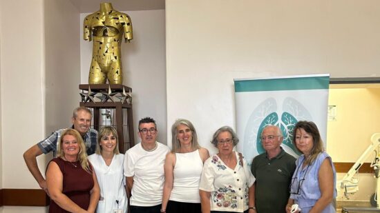 Santamartense Carlos Plácido oferece escultura “Fôlego da Vida” ao Hospital de Santa Marta