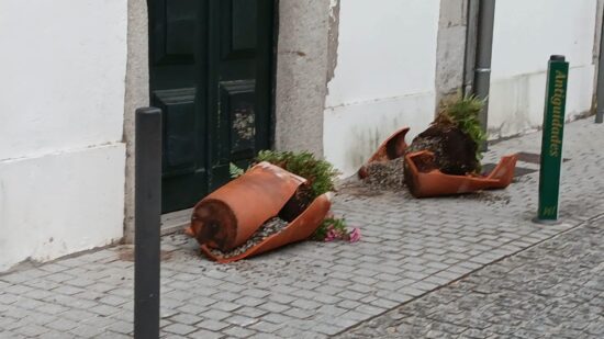 Câmara de Viana repudia  atos de vandalismo ocorridos no património e espaço público