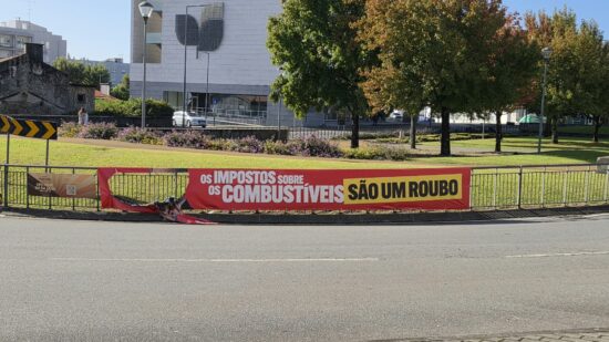 Distrital do CHEGA de Viana lamenta atos de vandalismo contra outdoors do partido