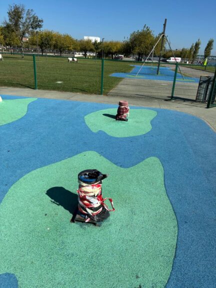 Parques infantis de Viana alvo vandalismo e furtos